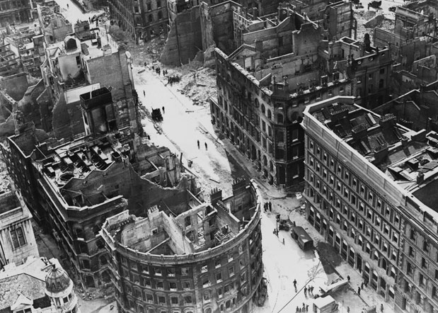 Prédios bomabardeados em Cannon Street - Londres -  Foto: Getty Images