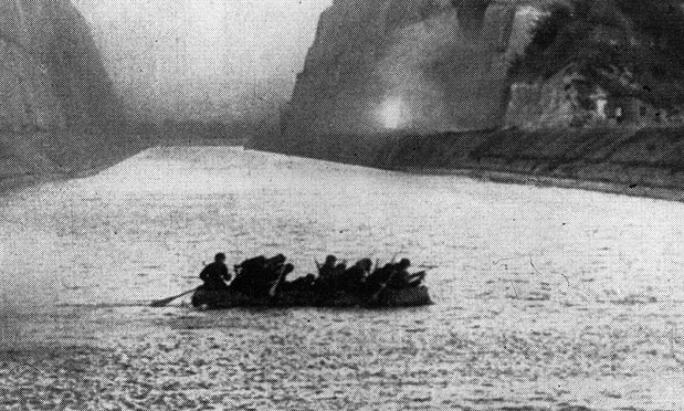 10 de maio de 1940: tropas alemãs que participam na operação para invadir a fortaleza belga de Eben Emael -  Foto: Getty Images